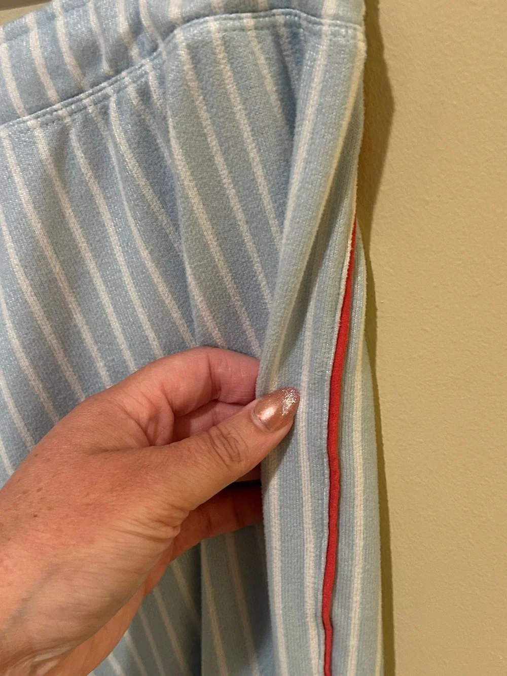 PJ Salvage ‘Crabby’ Pajamas with Sleeve Detail and Red Drawstring EUC Size Large